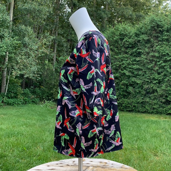 Hugo Boss ⎮ Satin parrot blouse - Picture 2 of 10